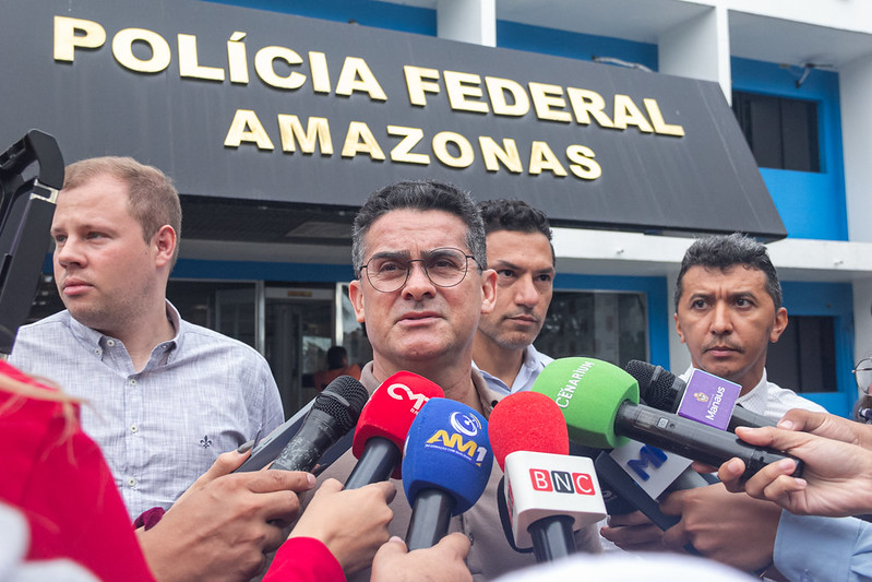 “Esse caso é uma tentativa de retaliação da oposição na cidade e que visa o processo eleitoral deste ano. Não existe anonimato na internet e quem produz e distribui fake news pode ser responsabilizado. Esse caso deve servir de parâmetro para o restante do Brasil. O áudio é falso e tem o objetivo de criar indisposição com a categoria (dos professores), pela qual tenho muito respeito e admiração, em ano eleitoral”, afirmou David Almeida ao jornal O Globo.